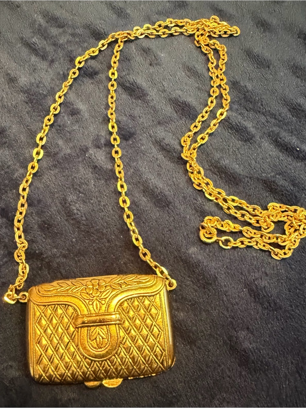 1970s Vintage Estee Lauder Gold Handbag Shaped Solid Perfume Pendant Necklace